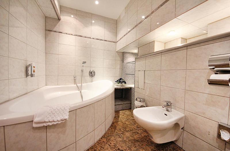 City Pension Storch II Cologne Room photo